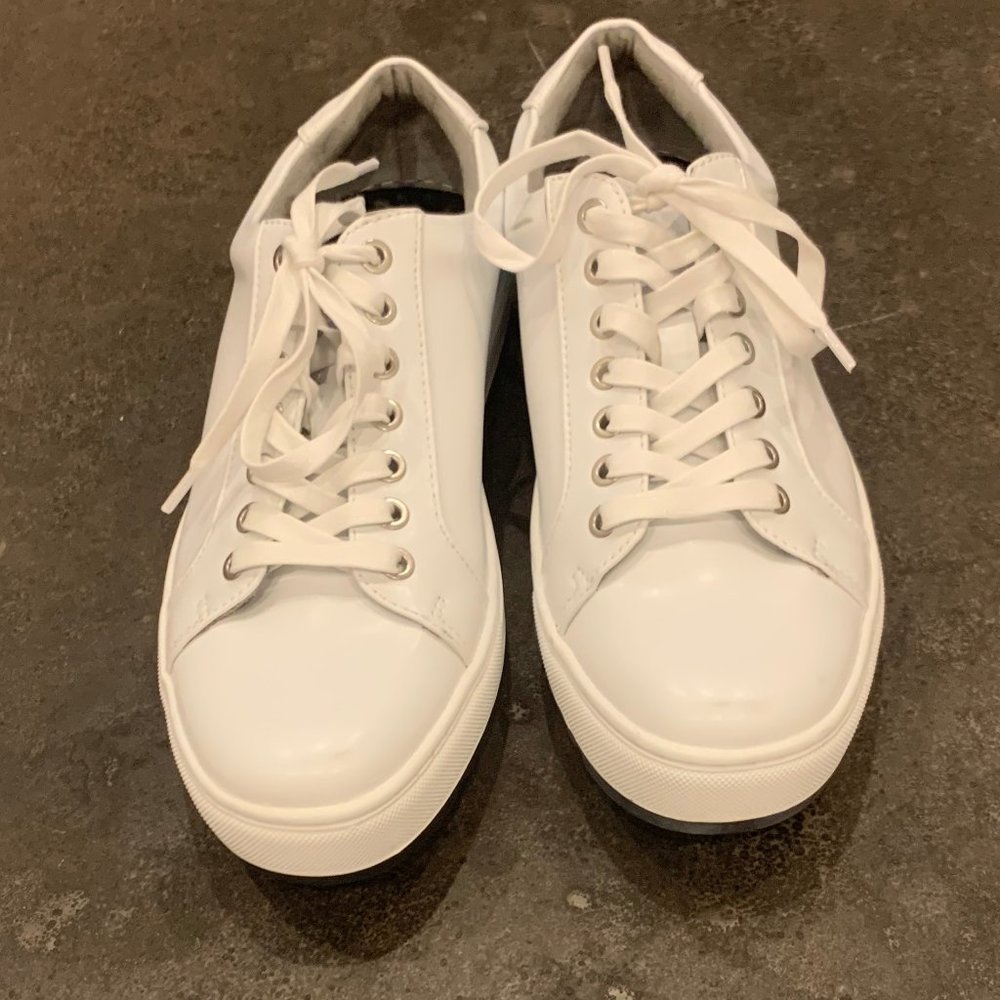 Karl Lagerfeld Paris Low Top Sneaker